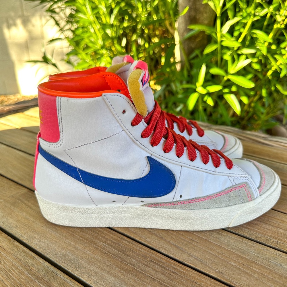 Nike Blazer Mid ‘77 Blue Hyper Pink Neon New Laces✨Excellent Preowned Condition